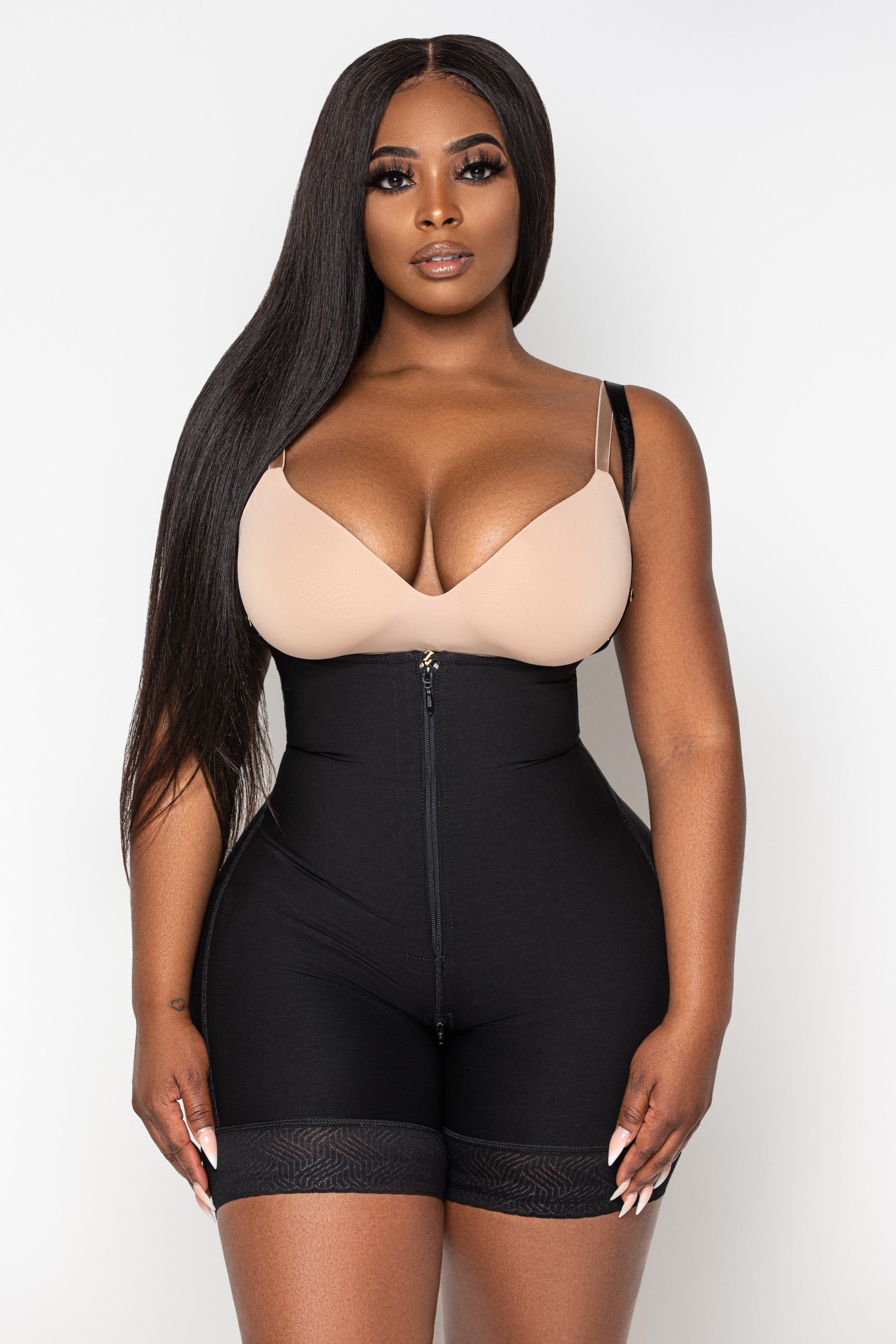 SHAPEWEARS/FAJAS/WAIST TRAINERS on Instagram: You can compress on the go  because it's barely there under clothes and very flattering. Sizes S-6XL in  Black and Nude Price:S-3xl N55,000 4xl-6xl-60,000 : #shapewear #bodygoals  #waisttraining #
